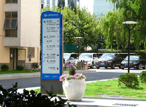 江山哪些因素影响宣传栏的制作？